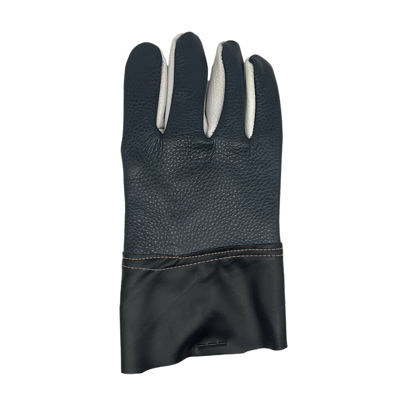Leather gloves