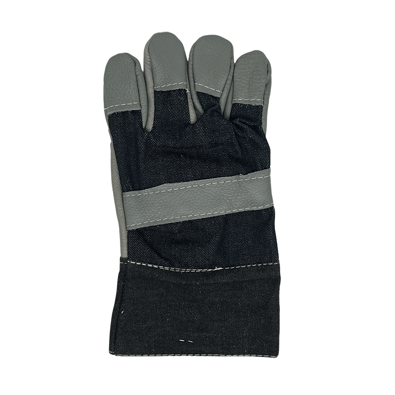 Leather gloves