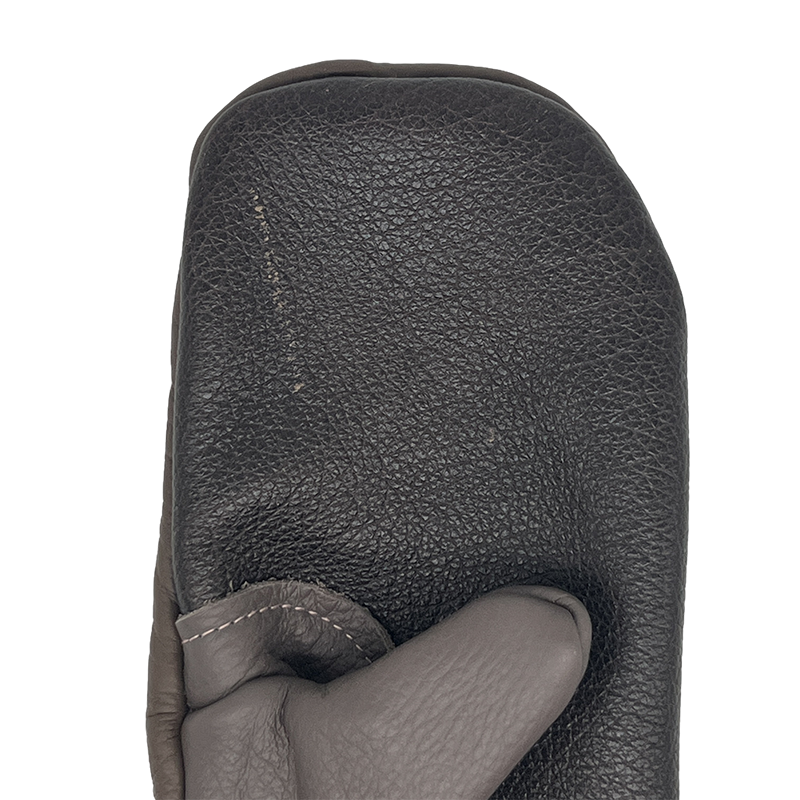 Leather gloves
