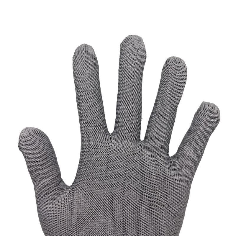 Knitted gloves