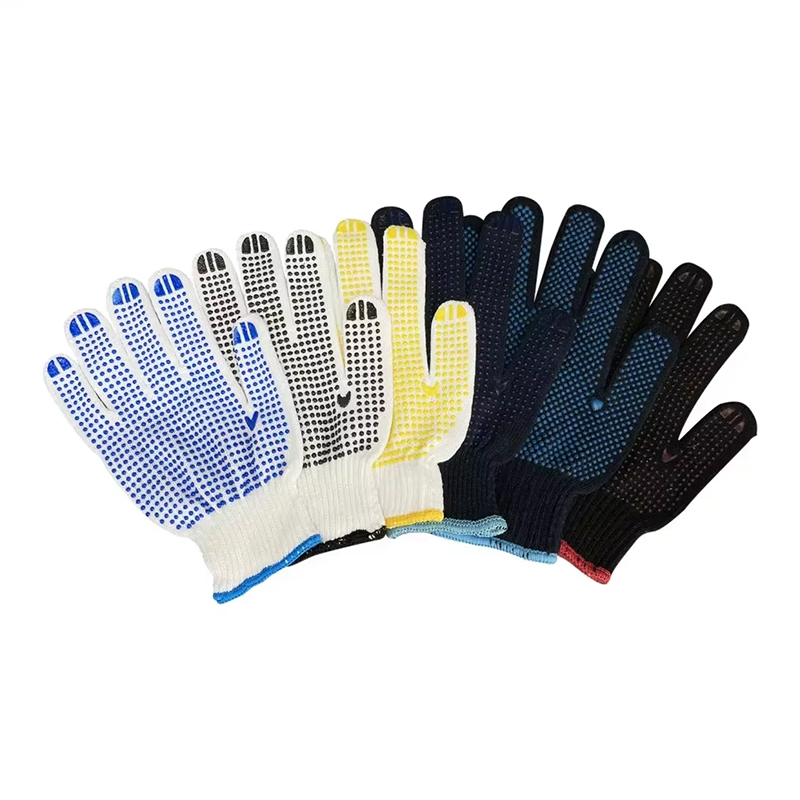 Knitted gloves