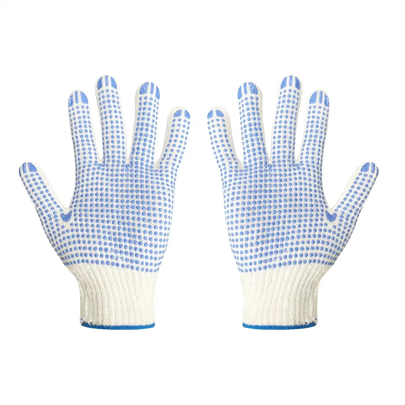Knitted gloves