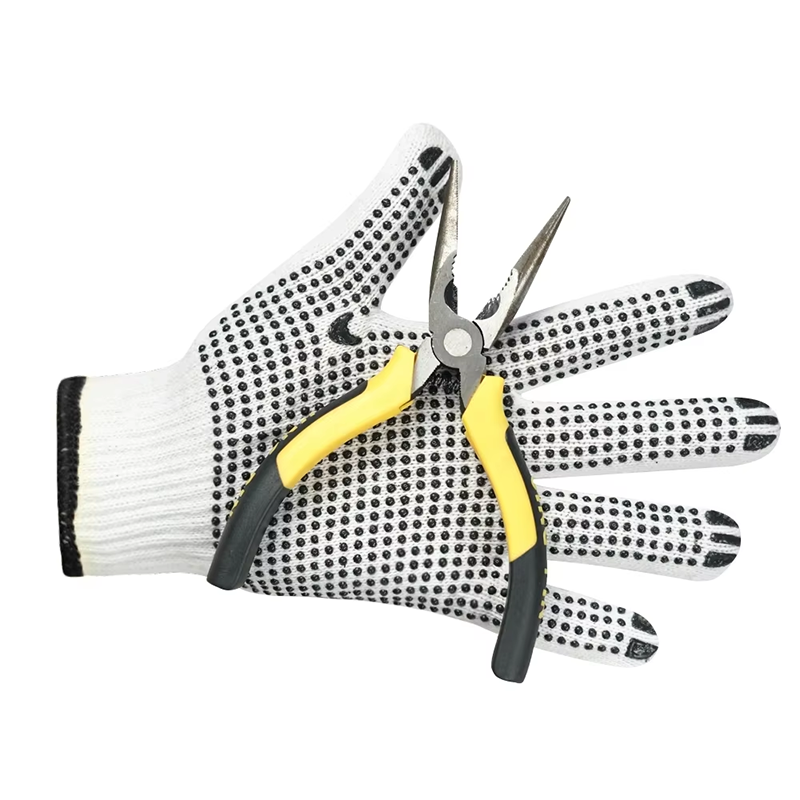 Knitted gloves