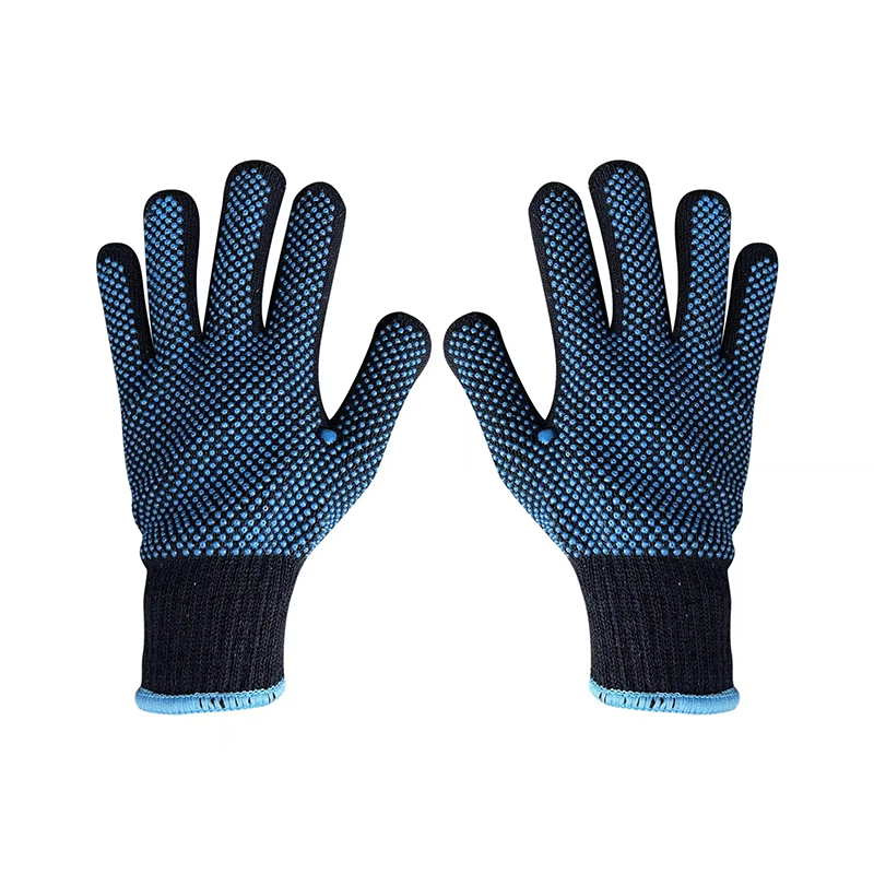 Knitted gloves