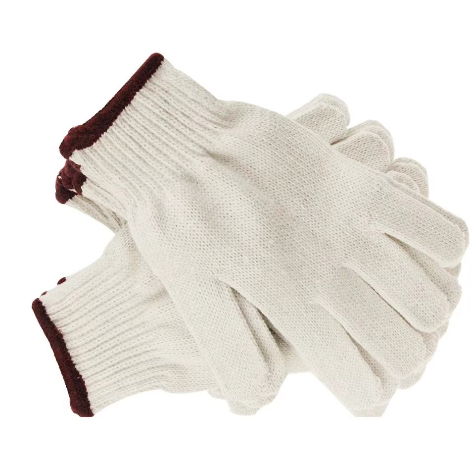 Knitted gloves